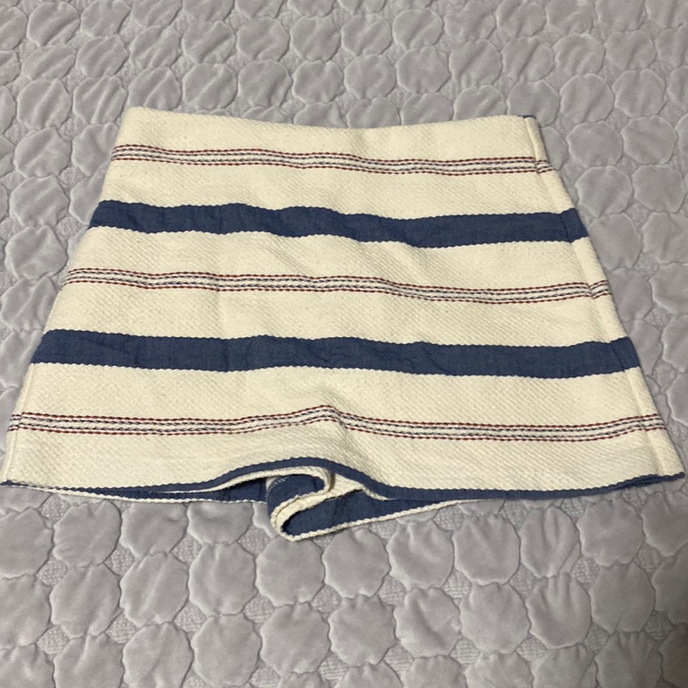 NWOT. Zara size M skort 100% cotton